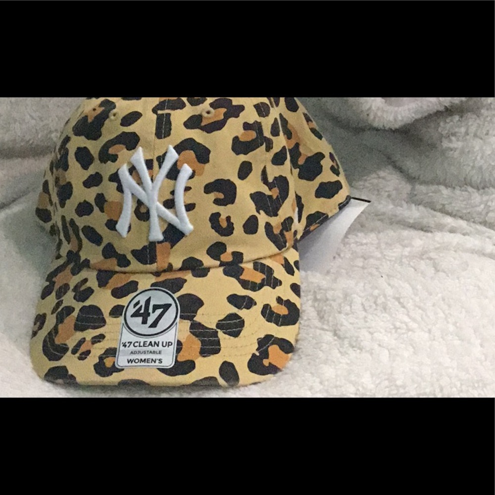 🆕⚾️NY Yankees ‘47 Women's Cheetah🐆Clean Up Adjustable Hat - Tan